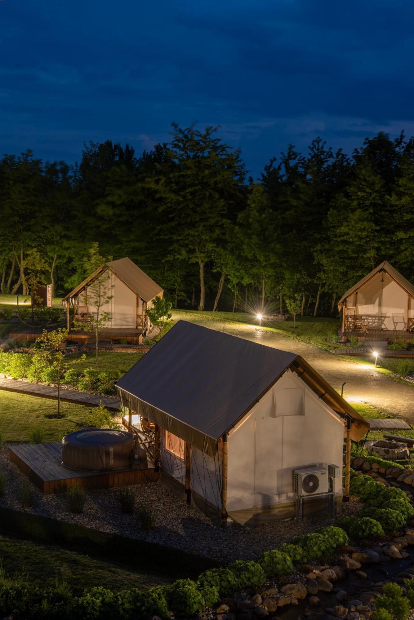 Hotel ForRest Glamping Banská Štiavnica Exterior foto