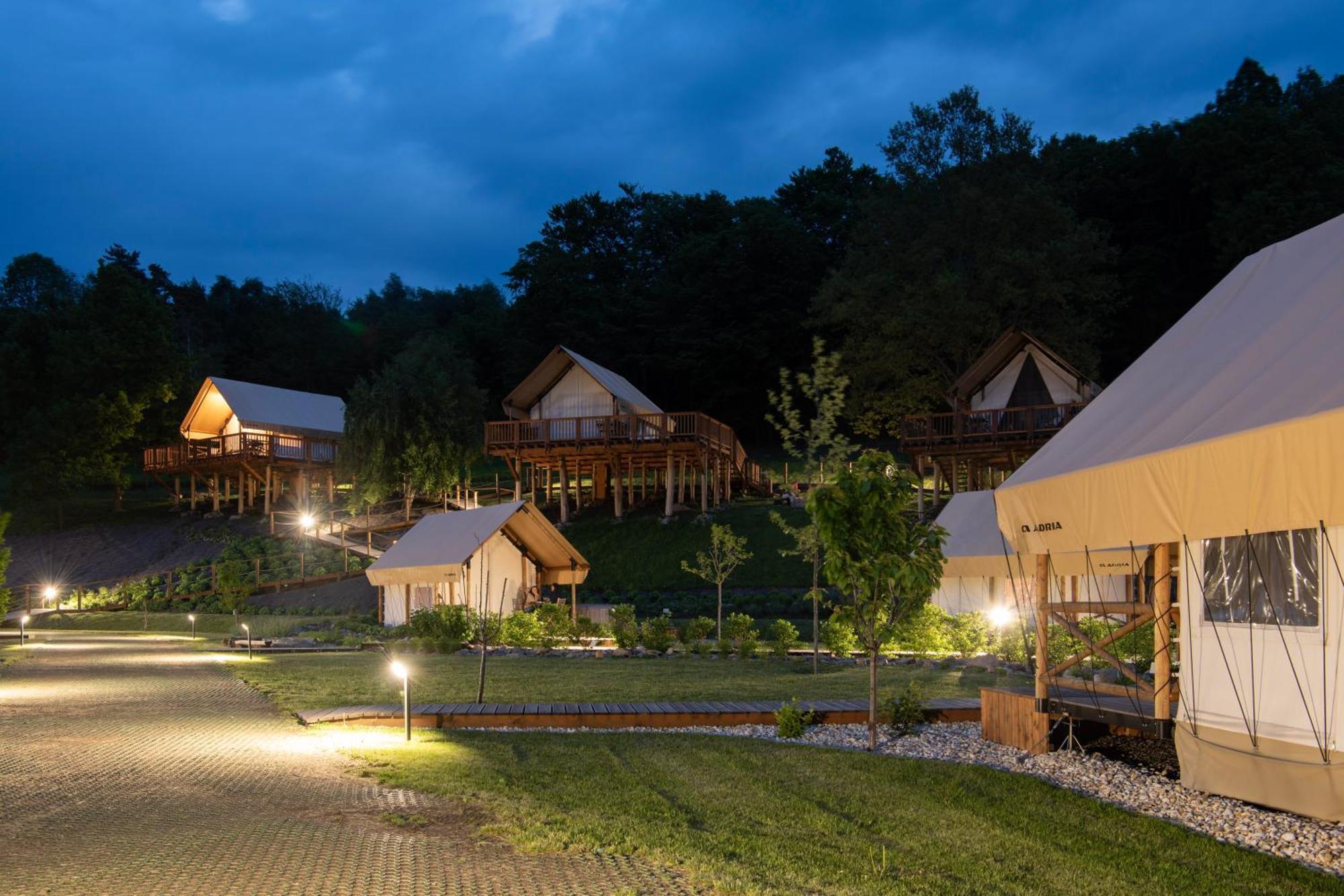 Hotel ForRest Glamping Banská Štiavnica Exterior foto