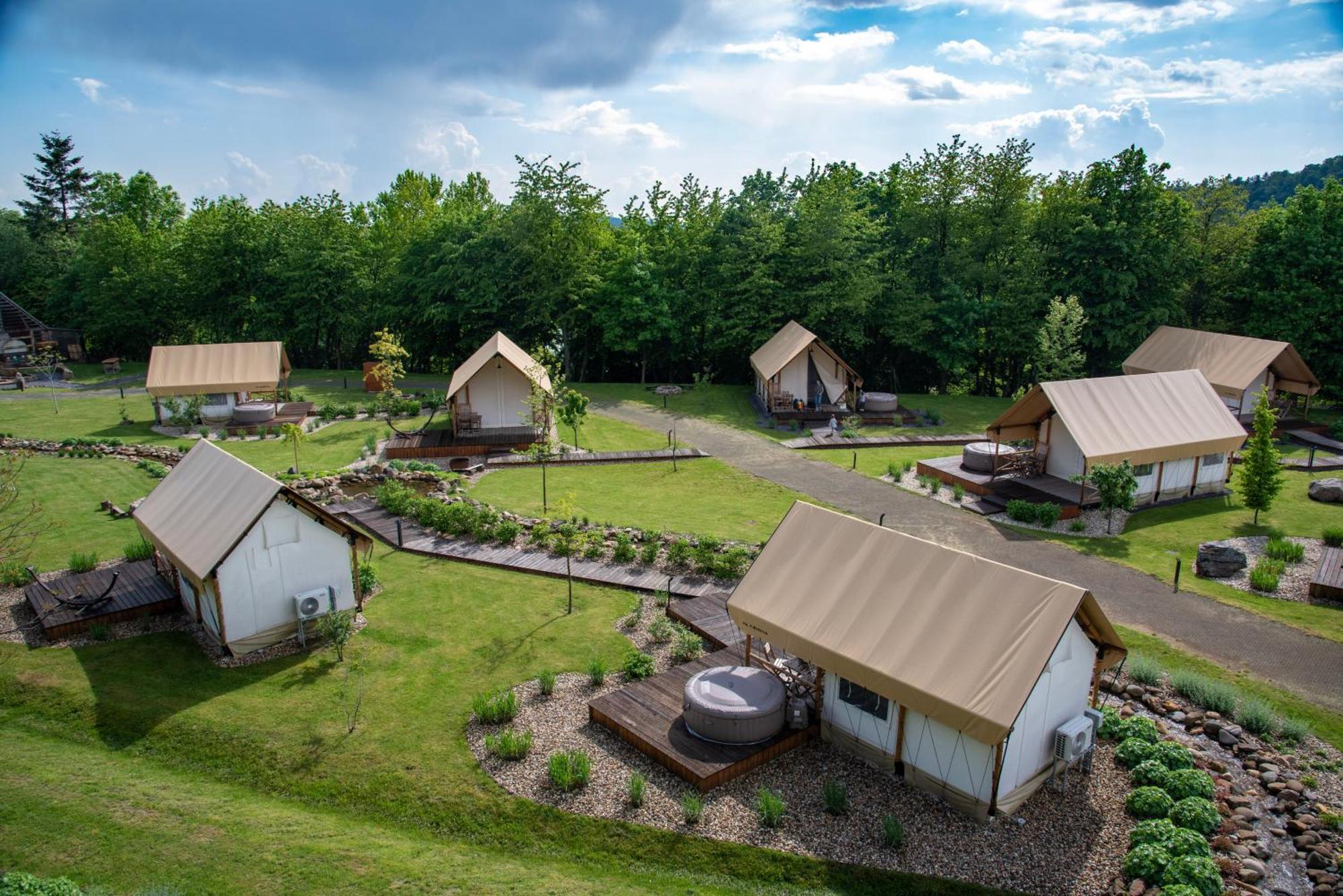 Hotel ForRest Glamping Banská Štiavnica Exterior foto