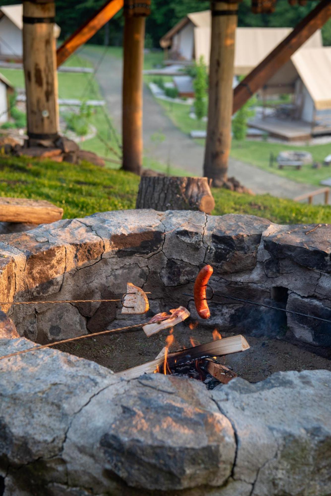 Hotel ForRest Glamping Banská Štiavnica Exterior foto